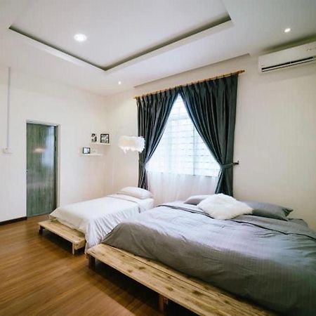 一间民宿 A Homestay Semporna Extérieur photo